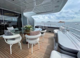 MAIN DECK AFT