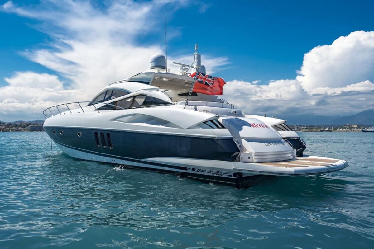 SUNSEEKER PREDATOR 68 YACHT