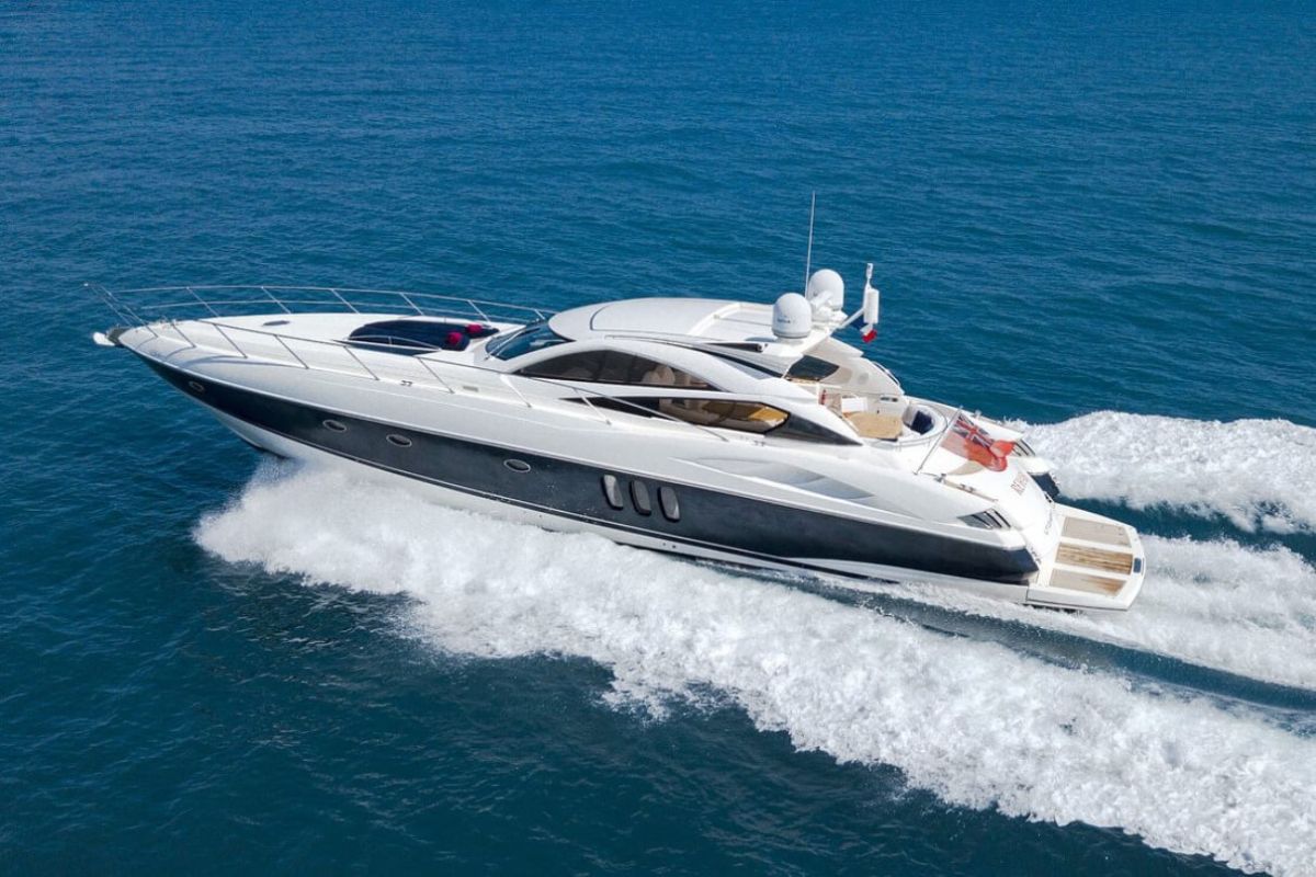 SUNSEEKER PREDATOR 68 YACHT